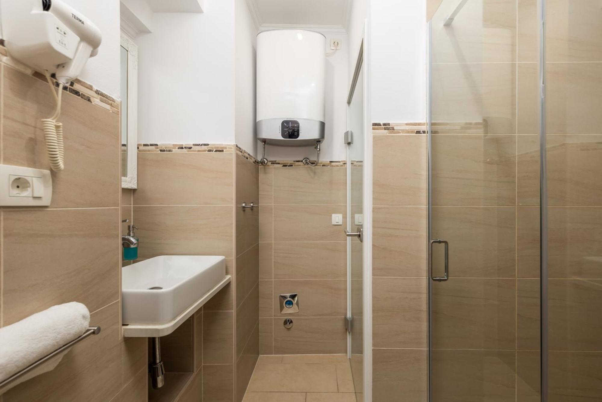 Apartments Neo ริเยกา ภายนอก รูปภาพ